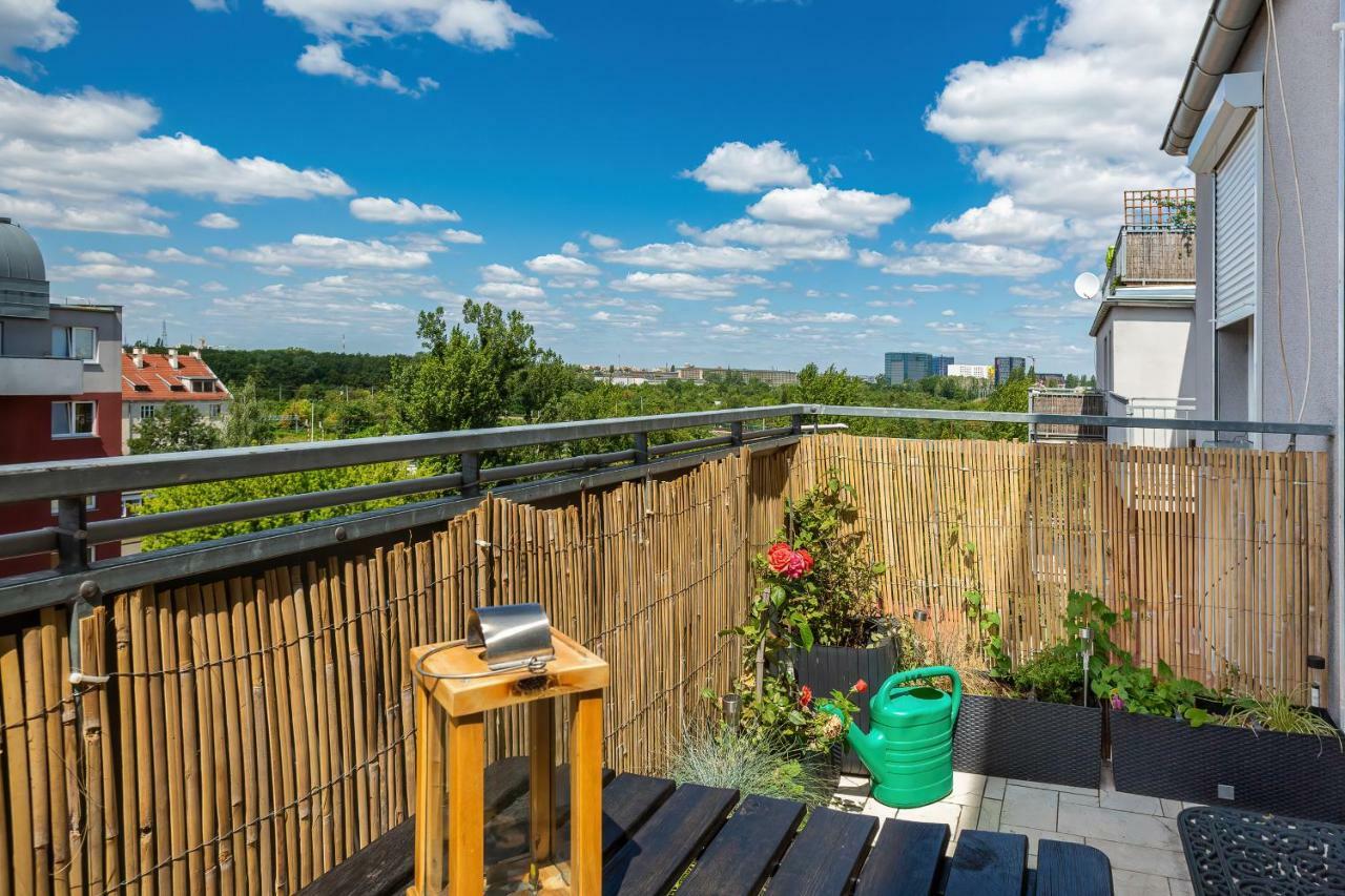 Apartments Wroclaw Manganowa By Noclegi Renters Bagian luar foto