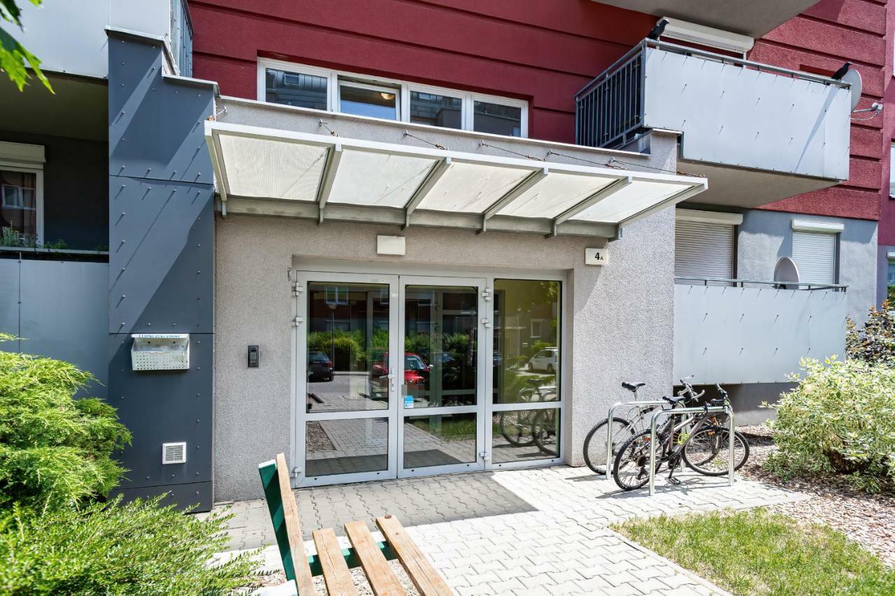 Apartments Wroclaw Manganowa By Noclegi Renters Bagian luar foto