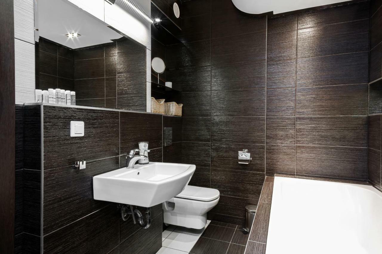 Apartments Wroclaw Manganowa By Noclegi Renters Bagian luar foto