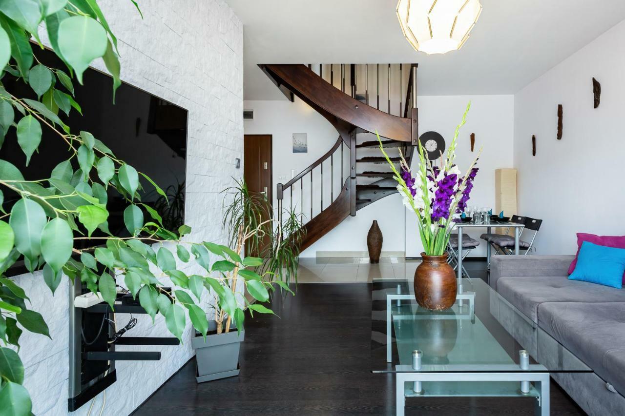 Apartments Wroclaw Manganowa By Noclegi Renters Bagian luar foto