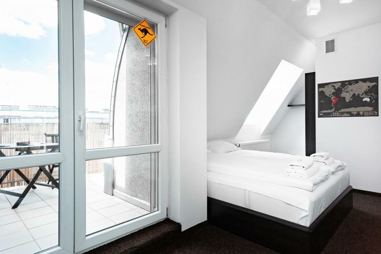 Apartments Wroclaw Manganowa By Noclegi Renters Bagian luar foto