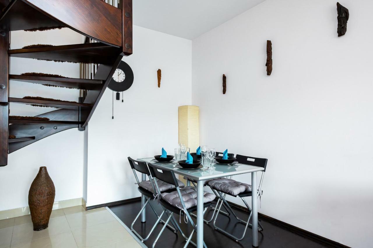 Apartments Wroclaw Manganowa By Noclegi Renters Bagian luar foto