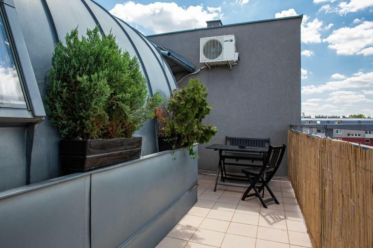 Apartments Wroclaw Manganowa By Noclegi Renters Bagian luar foto