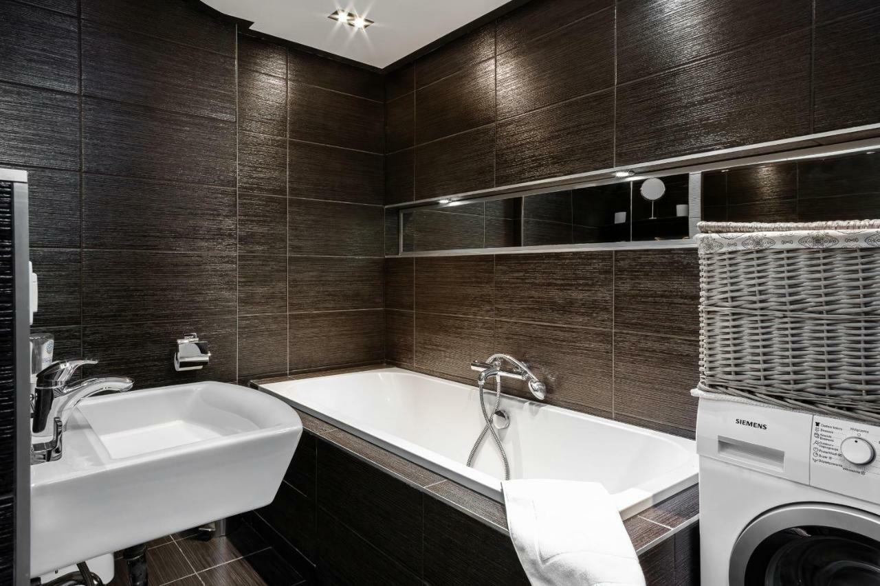 Apartments Wroclaw Manganowa By Noclegi Renters Bagian luar foto