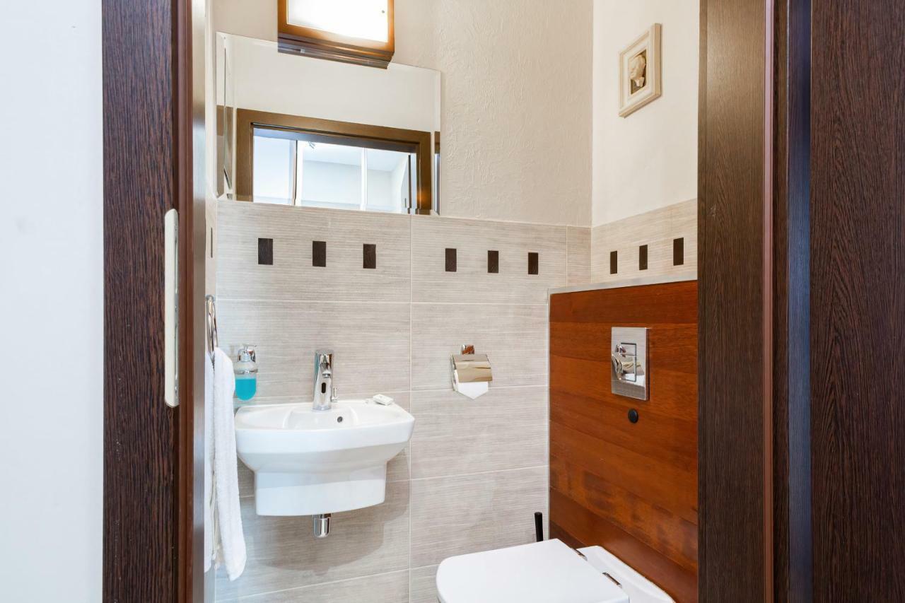 Apartments Wroclaw Manganowa By Noclegi Renters Bagian luar foto